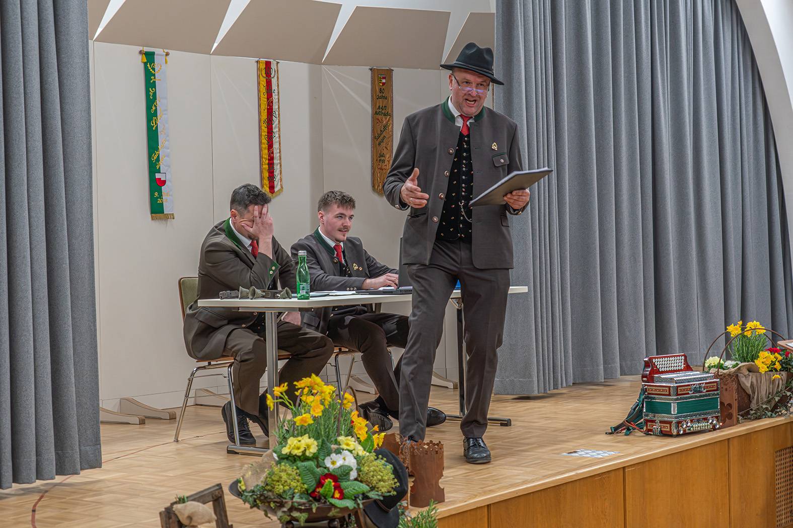 Der "Singende Hansl" Obmann Hans Strau&szlig;.